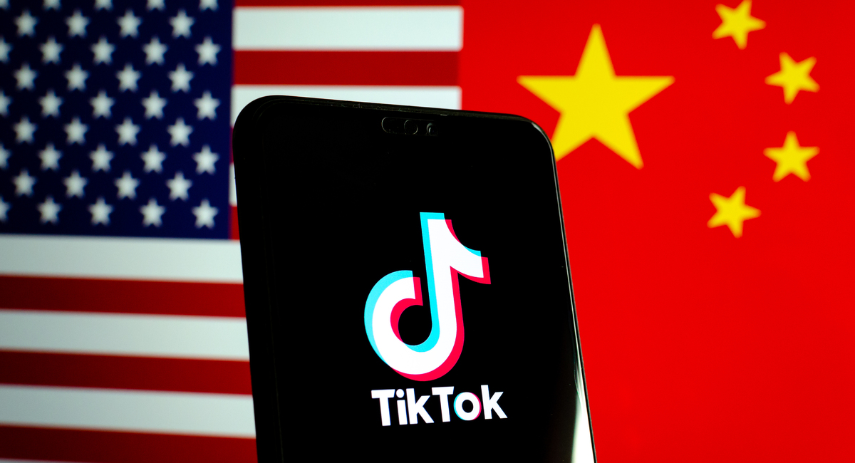 An FCC Commissioner Calls on Apple and Google to Remove TikTok From Their App Stores 